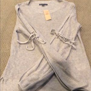Sweater Bow Open Sleeve